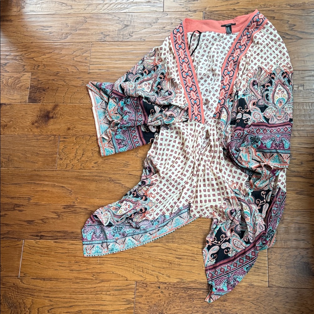 Forever 21 Coral and White Geometric Kimono